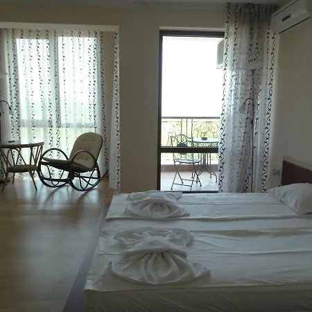 Lägenhetshotell Chateau Del Marina Complex 4*