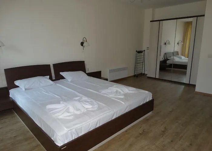 Apart-hotel Chateau Del Marina Complex