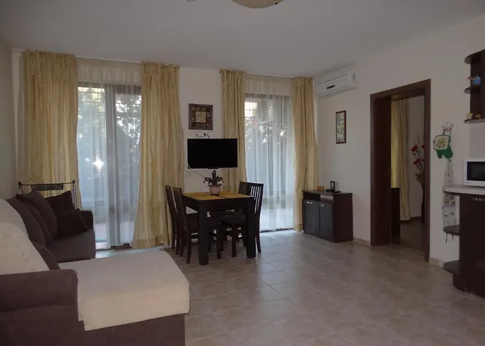 Chateau Del Marina Complex Apart-hotel 4*