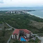 アパートホテル Chateau Del Marina Complex 4*