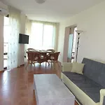 Chateau Del Marina Complex アパートホテル ネセバル