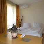 アパートホテル Chateau Del Marina Complex ネセバル