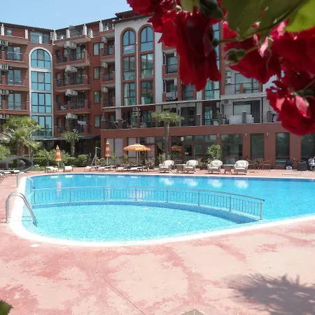 Chateau Del Marina Complex アパートホテル 4*