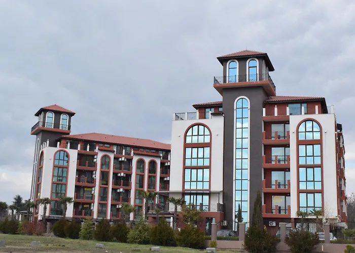 Chateau Del Marina Complex