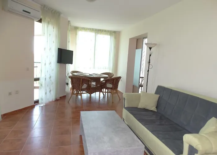 Chateau Del Marina Complex Apartmanhotel Neszebar